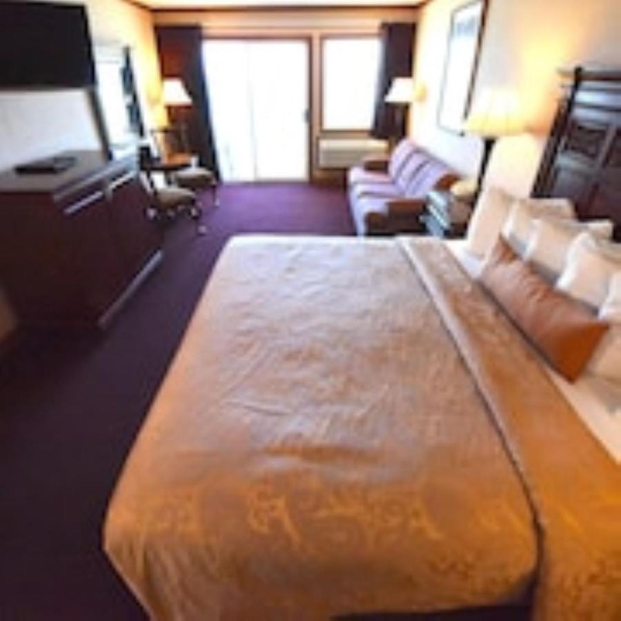 Hamilton Inn Select Beachfront Mackinaw City Ngoại thất bức ảnh