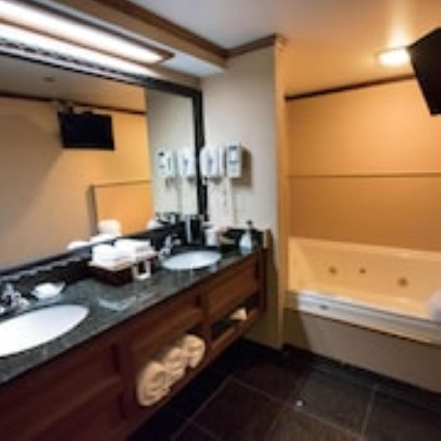 Hamilton Inn Select Beachfront Mackinaw City Ngoại thất bức ảnh