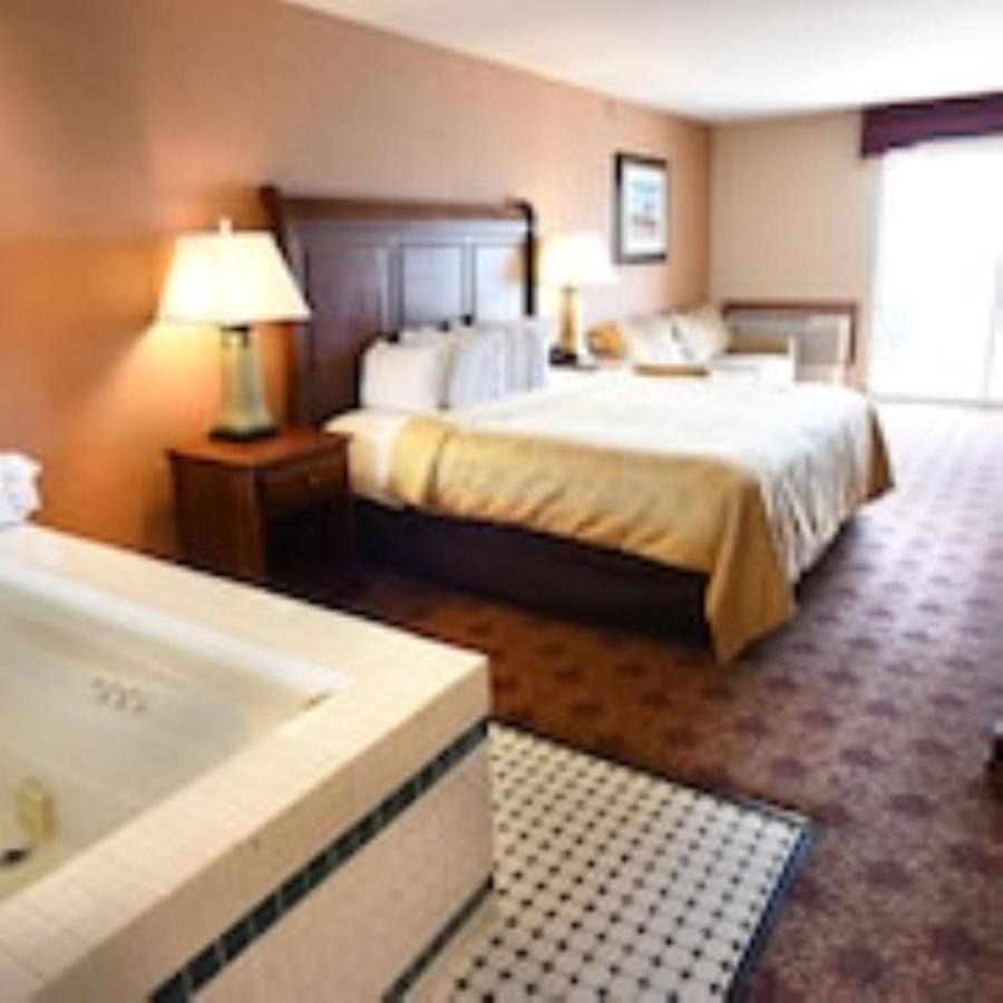 Hamilton Inn Select Beachfront Mackinaw City Ngoại thất bức ảnh