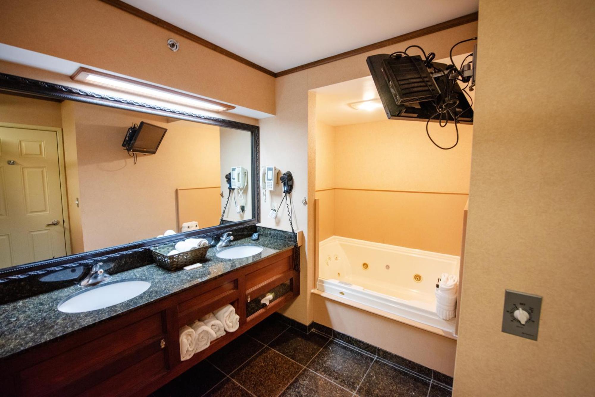 Hamilton Inn Select Beachfront Mackinaw City Ngoại thất bức ảnh