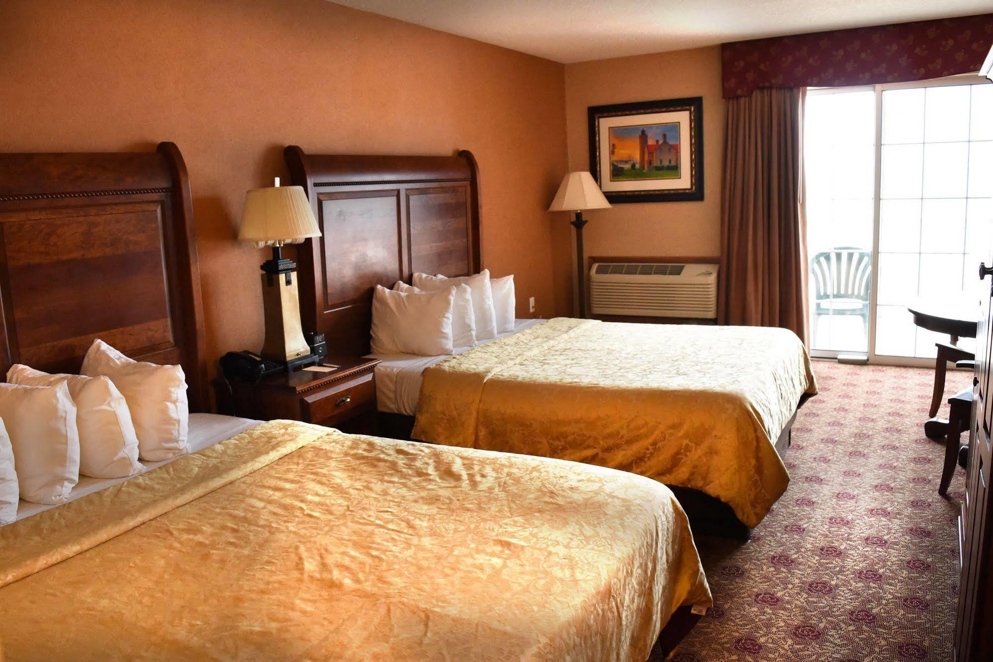 Hamilton Inn Select Beachfront Mackinaw City Ngoại thất bức ảnh