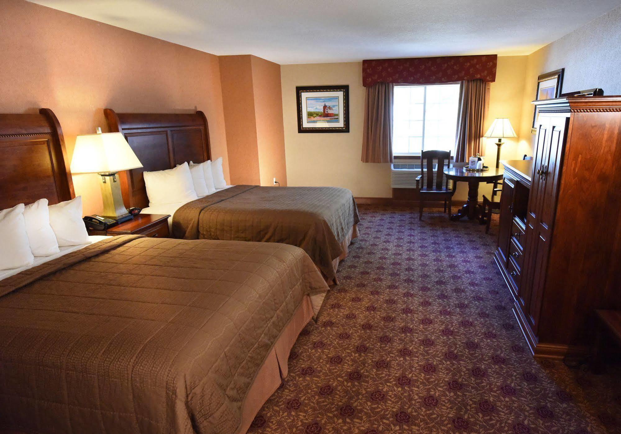 Hamilton Inn Select Beachfront Mackinaw City Ngoại thất bức ảnh