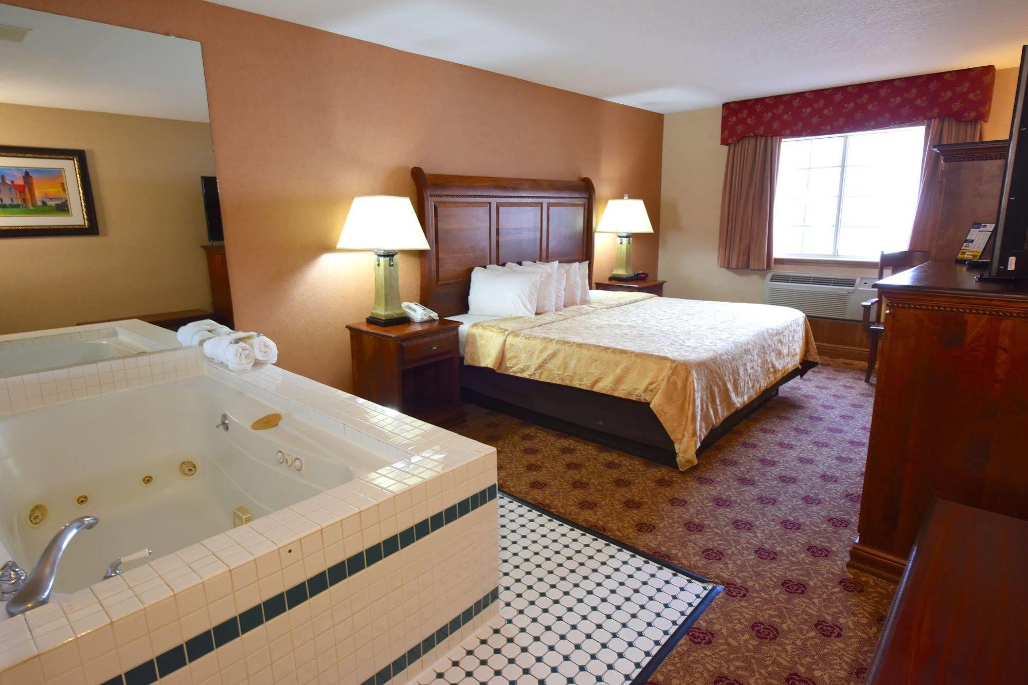 Hamilton Inn Select Beachfront Mackinaw City Ngoại thất bức ảnh
